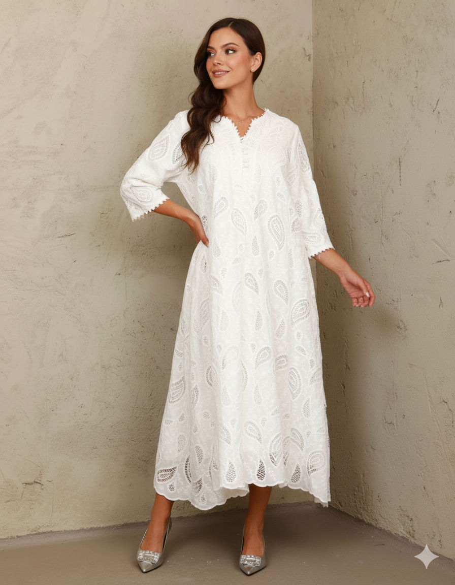 Vestido Blanco con Detalles Calados y Bordados