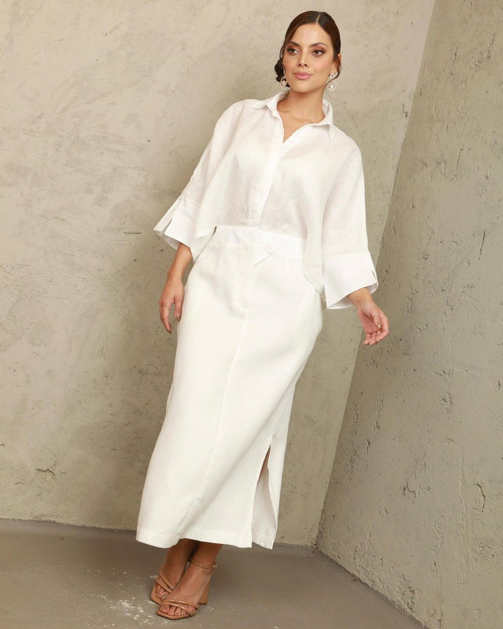 Vestidos en Lino Confeccionados en Blanco y Rojo