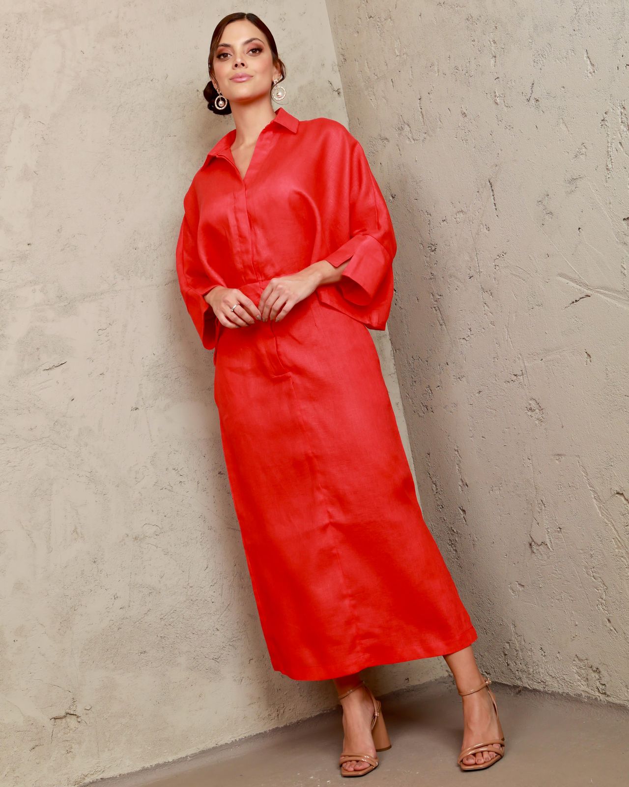 Vestidos en Lino Confeccionados en Blanco y Rojo